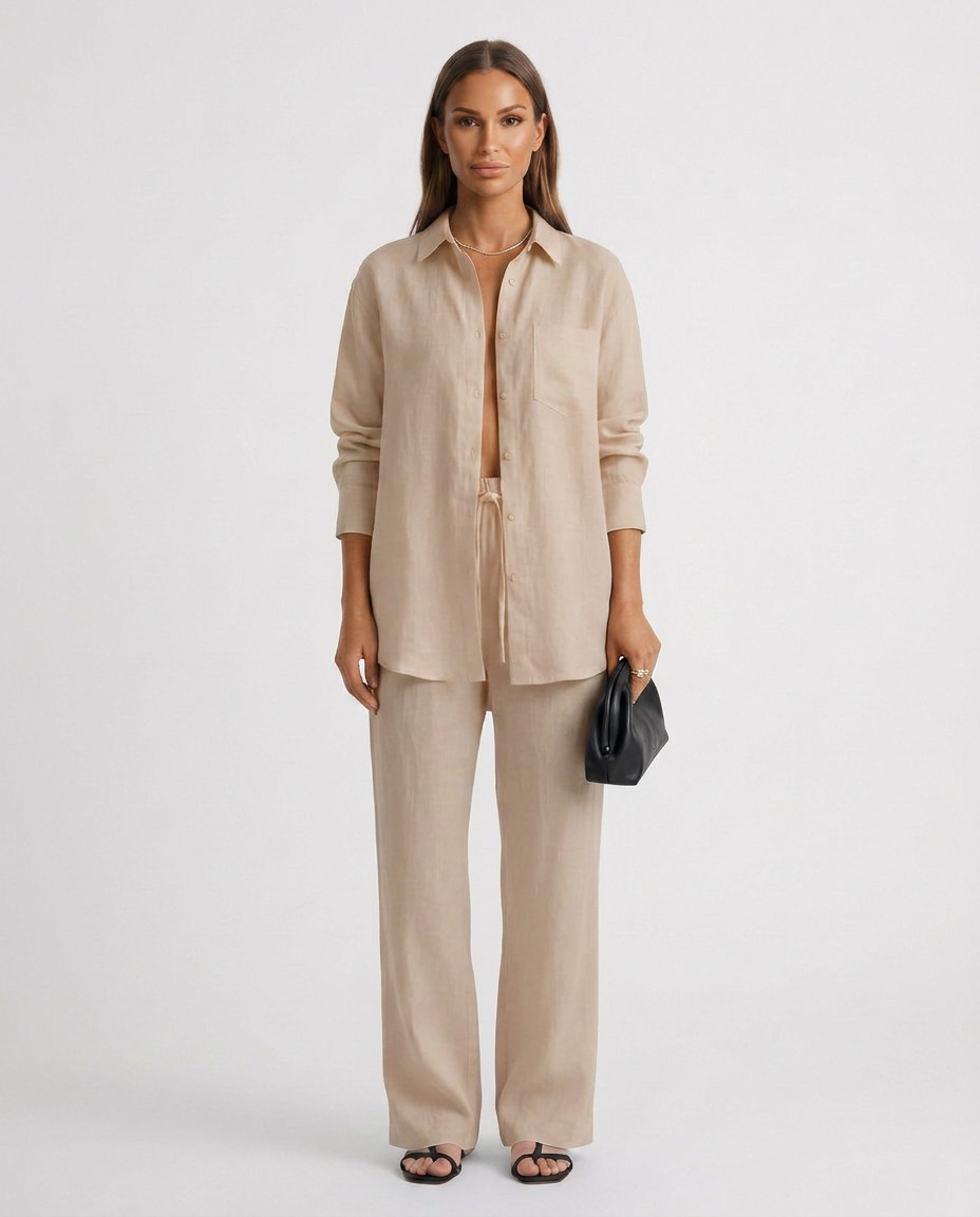 Women's relaxed two-piece lounge set in blue, comfortable and chic for everyday style.