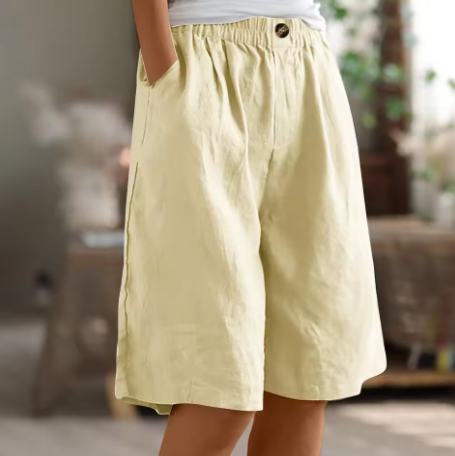Stylish women's pocket Bermuda shorts, wide leg & relaxed fit, great for summer everyday wear.