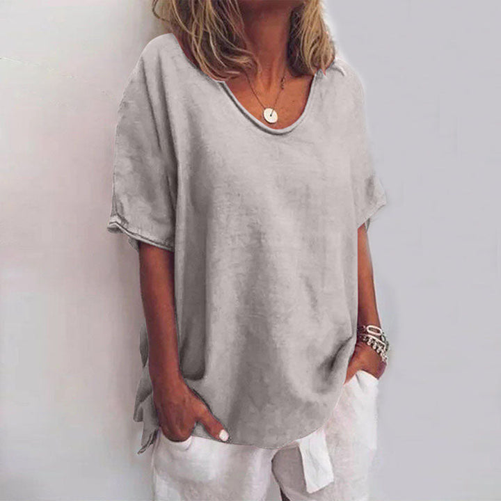 Effortless style with this plus size friendly women's loose fit scoop neck top, suitable for everyday fashion.