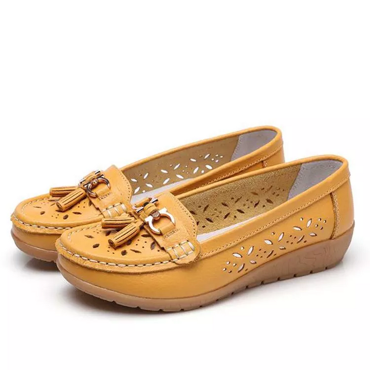 Easy slip-on women's moccasin sandals, ultimate comfort for casual summer days.