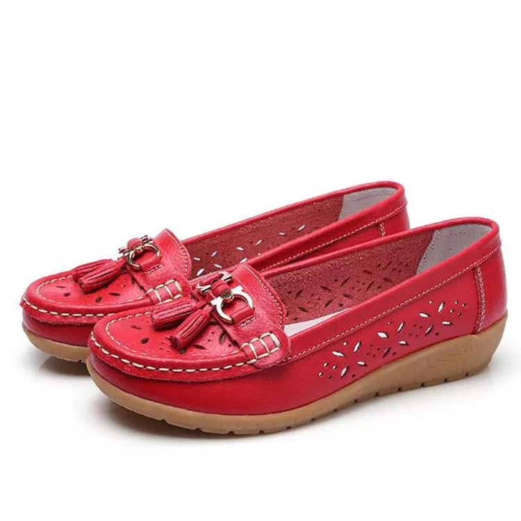 Versatile women's moccasin sandals, perfect for everyday casual wear & comfort.