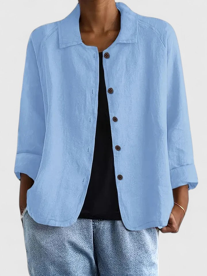 Fashionable women's top, effortless and elegant, suitable for layered or everyday wear.