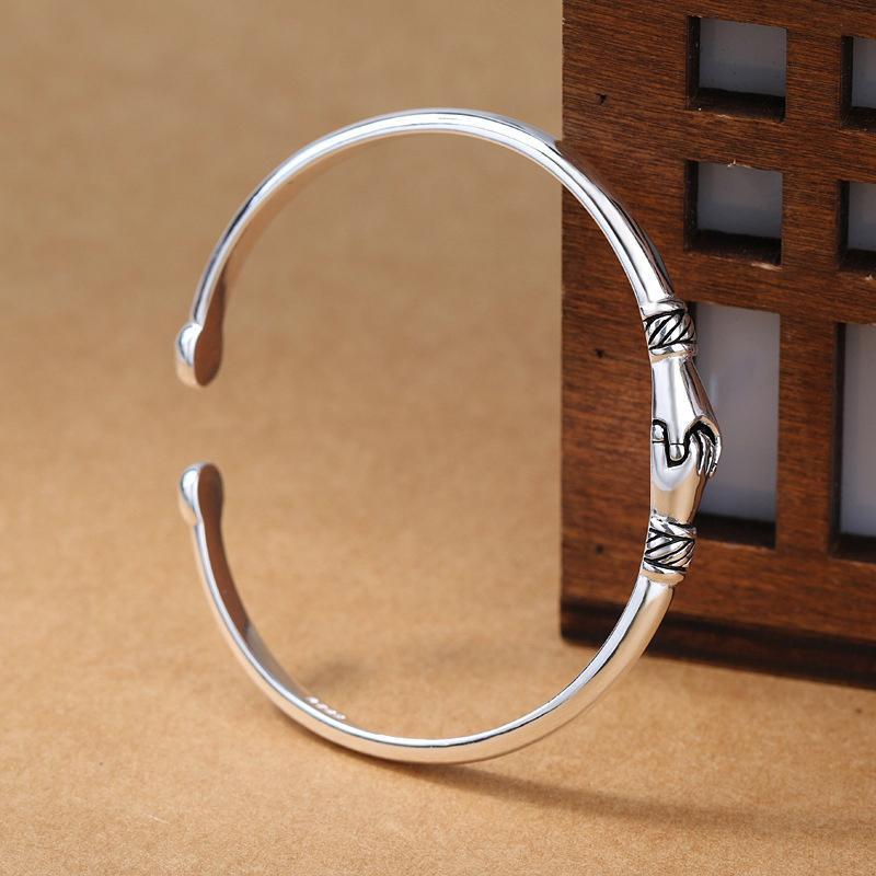 Gift for her: sterling silver handshake bracelet, comfortable and stylish for women