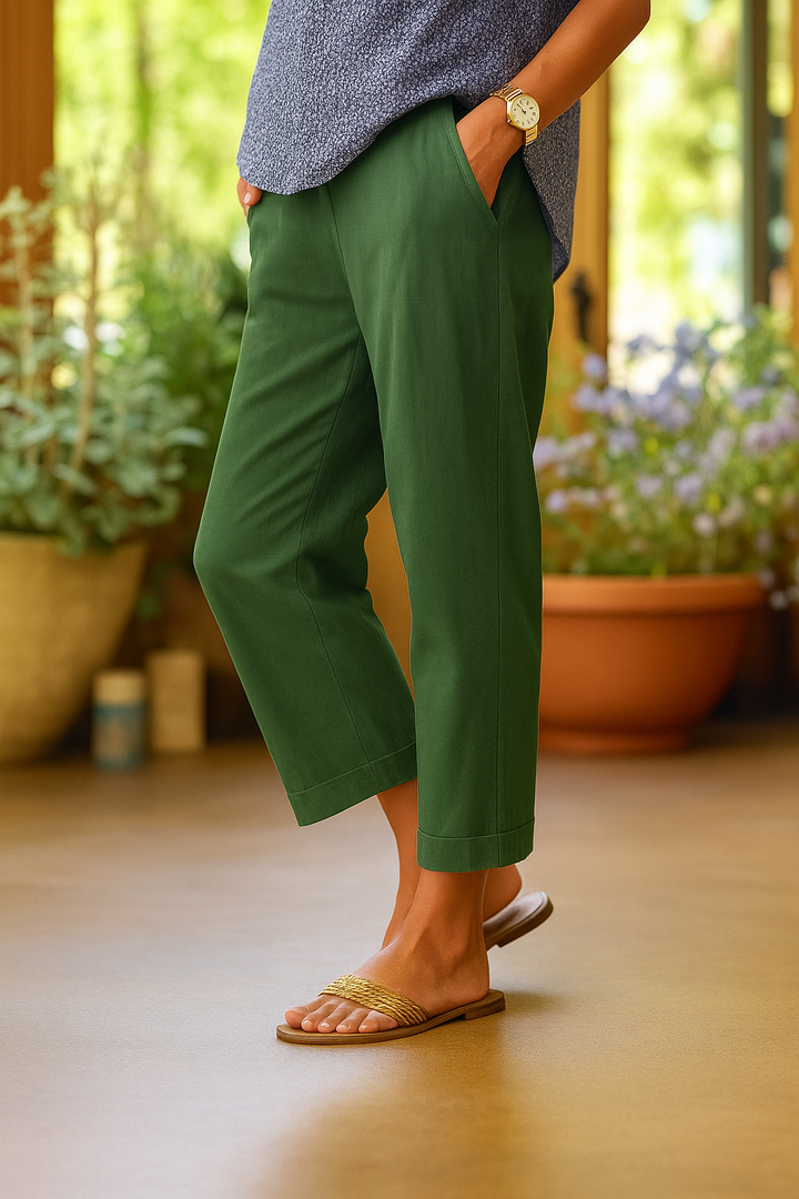 Women's straight leg cropped pants. Stylish summer trousers, ideal for warm weather comfort & casual elegance.