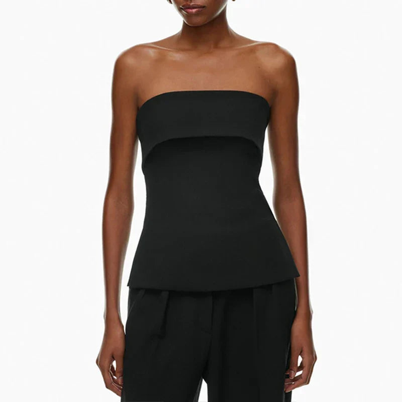 Chic women's strapless crop top, versatile for casual wear, beach outings, or fashion-forward summer looks.