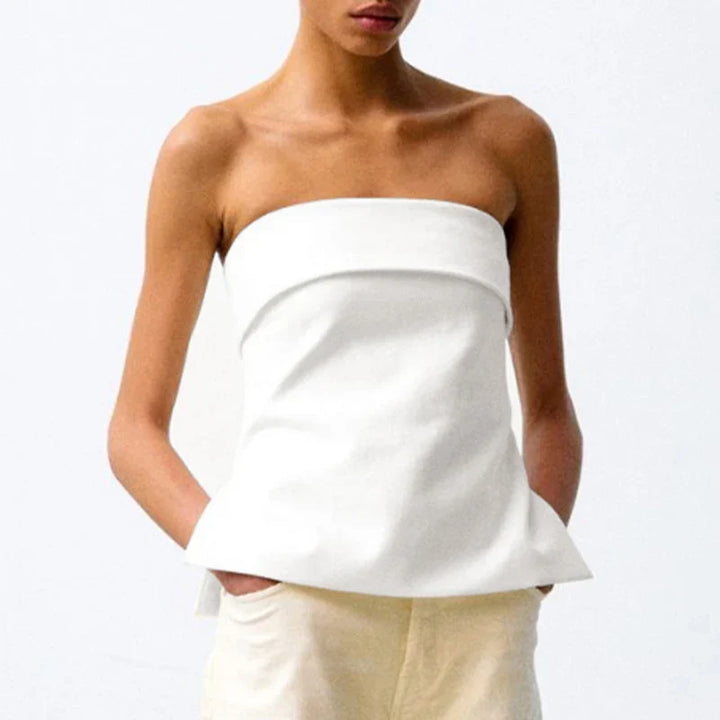 Effortless women's tube crop top, sleeveless & comfortable, ideal for warm weather and beachwear.