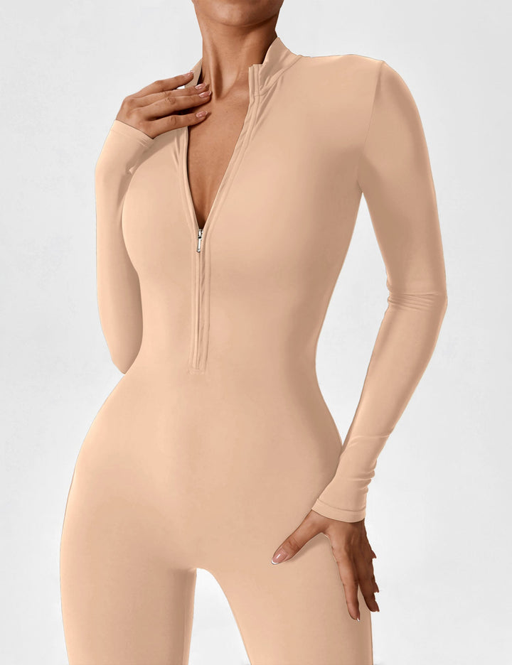 Casual women's stretchy zip-up jumpsuit, an ideal choice for spontaneous spring adventures