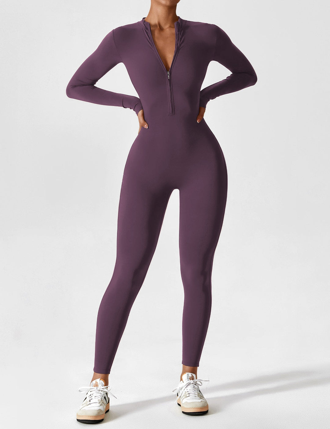 Fashionable women's stretchy zip-up jumpsuit with an elastic waist, ensuring a perfect fit for spring