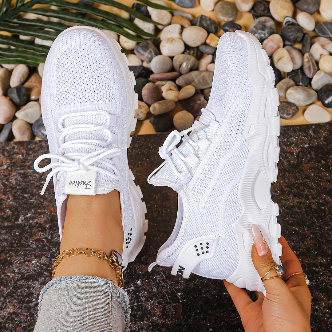 Stylish women's orthopedic walking sneakers, perfect for supportive everyday wear.