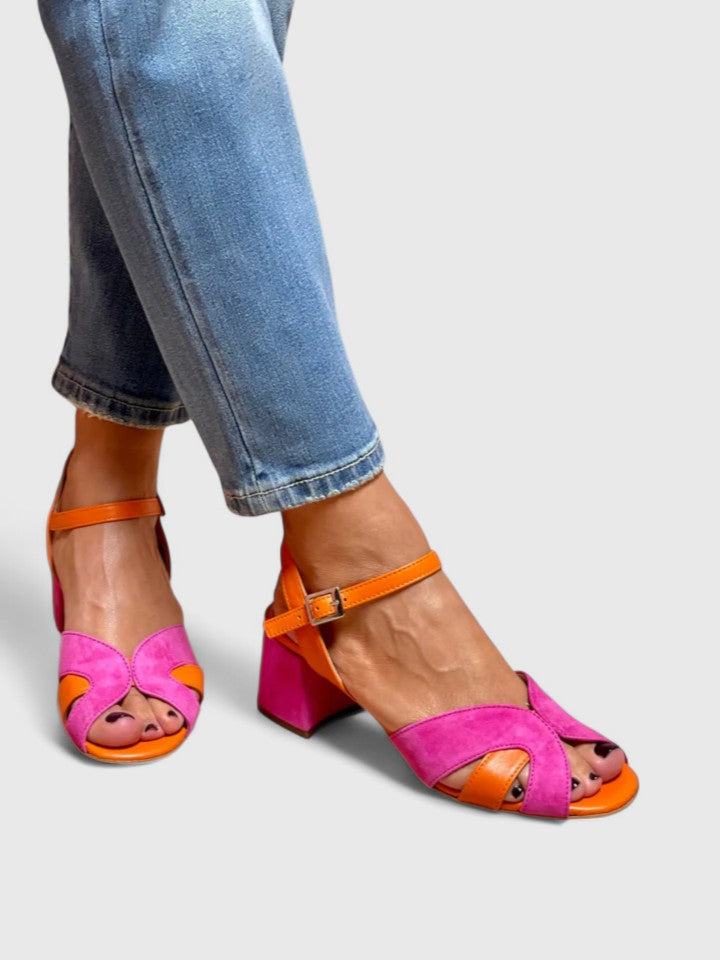 Casual women's wedge sandals, supportive & comfortable for all-day wear. Ideal chic summer footwear.