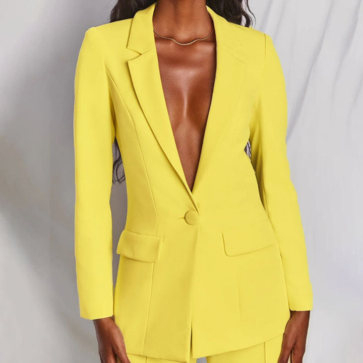 Versatile women's tailored suit set, perfect for business casual or elegant formal wear. Modern fashion.