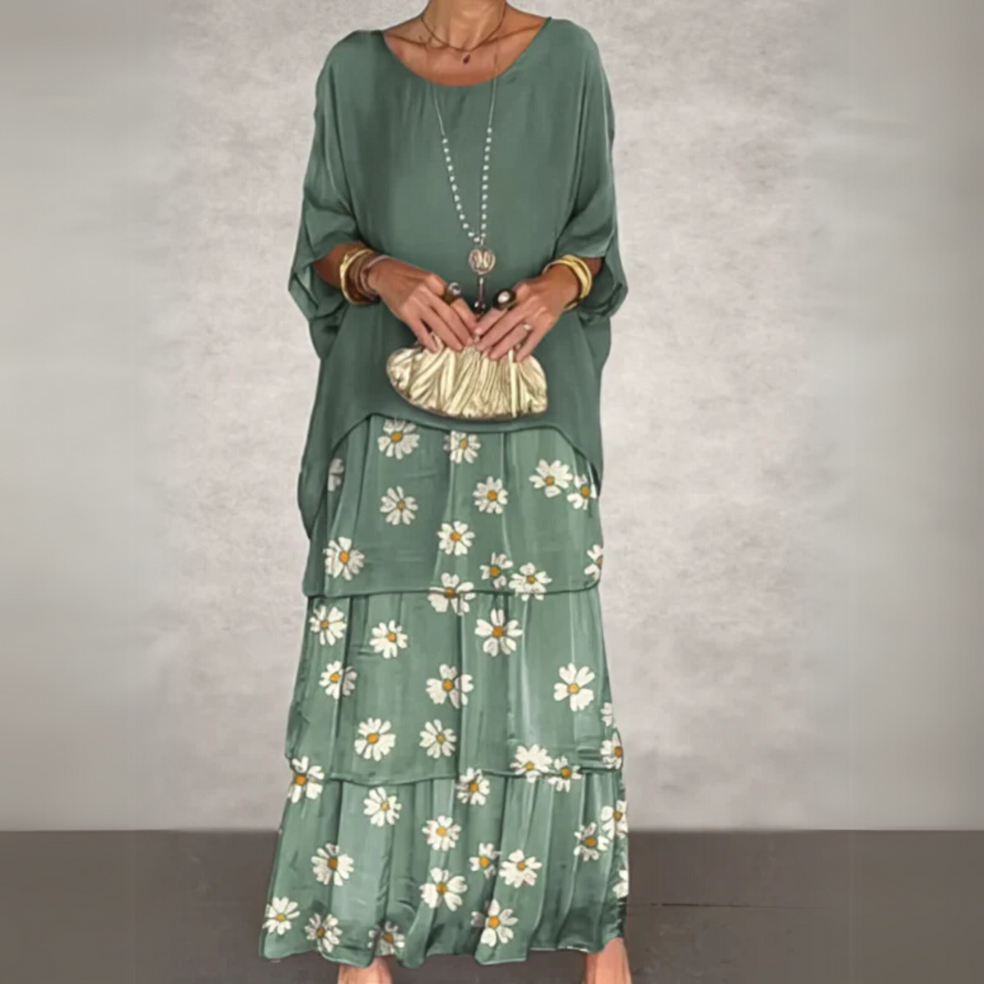 Flowy tiered maxi dress for women, featuring a relaxed fit and long sleeves, ideal for comfortable daily style.