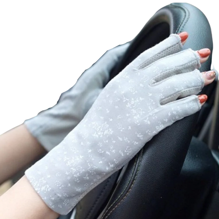 Stylish women's fingerless gloves offering UV protection & sun shield. Essential lightweight accessory for summer.