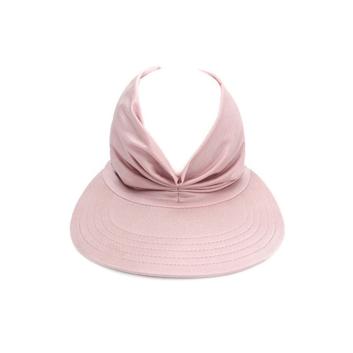 Essential women's travel hat with UV protection, ensuring comfort and style in the sun