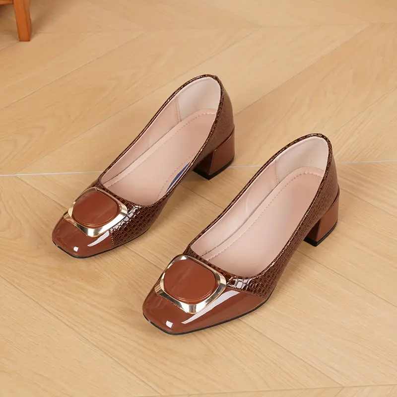 Elegant women's Vayla flats with orthopedic comfort, ideal for daily wear and foot health.