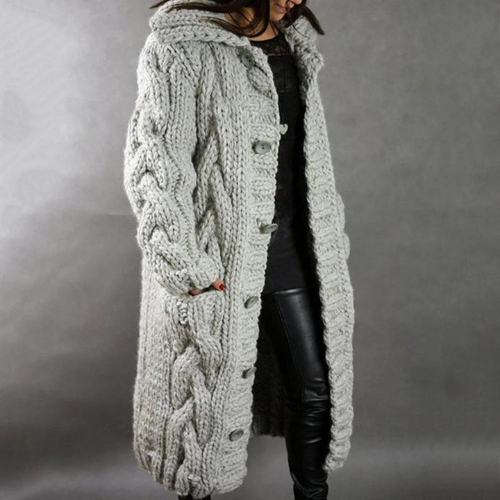 Easy-to-wear women's long sleeve everyday coat with a relaxed fit & side pockets, great for versatile casual wear.