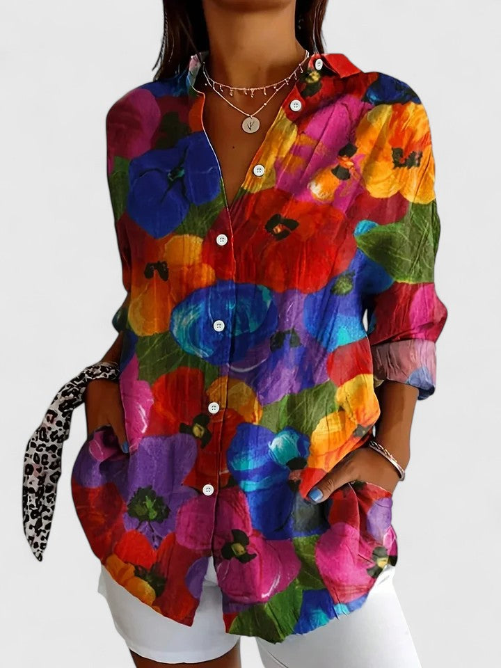 Comfortable women's colorful printed blouse with an eye-catching design. Versatile for effortless daily style.