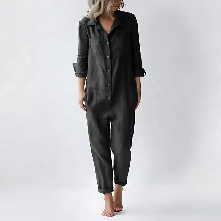 Versatile women's elegant jumpsuit, relaxed fit, vintage style. Ideal for summer casual or chic occasions with pockets.