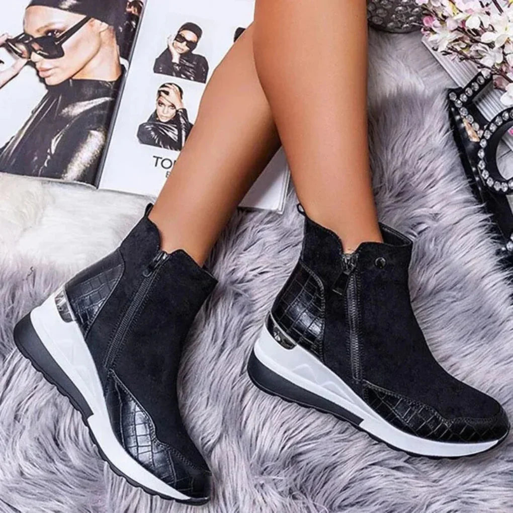 Comfortable women's waterproof ankle boots, ideal for everyday wear. Stylish design for all weather.