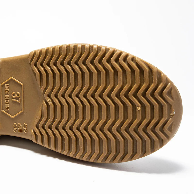 Versatile women's waterproof slip-on boots, great for casual and adventurous wear.