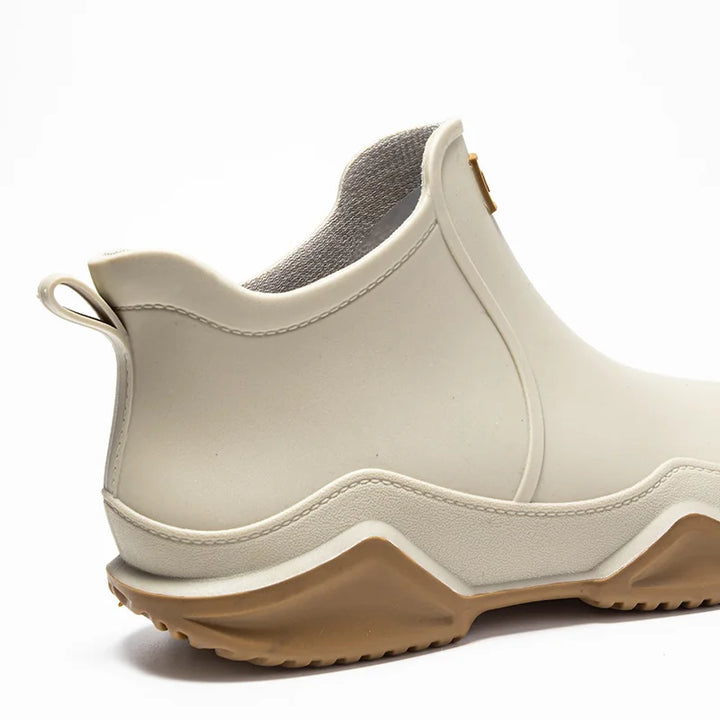 Comfortable women's outdoor slip-on boots, waterproof and built to last.