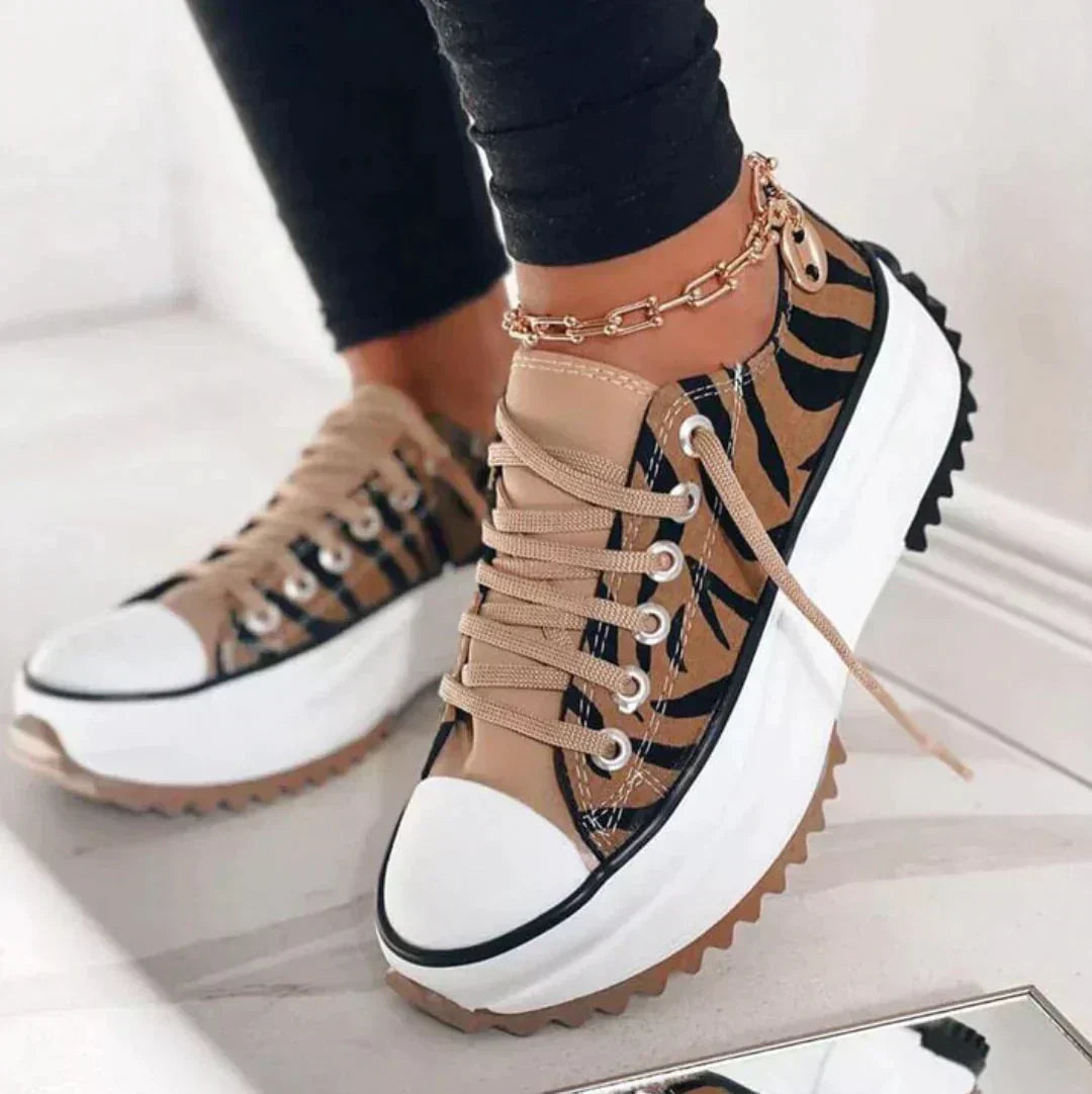 Comfortable women's low-top platform sneakers. Lace-up everyday shoes with an elevated sole for a trendy look.