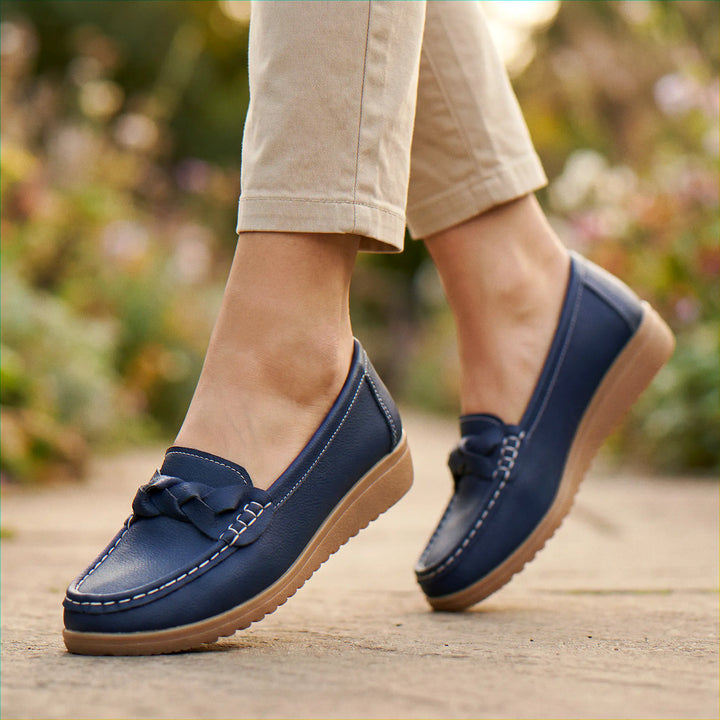 Premium Women's Orthopedic Loafers: Wide fit, slip-on for excellent arch support & comfort.