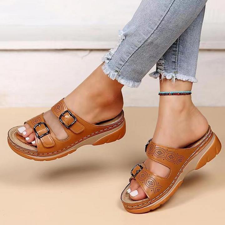 Women's wide fit walking sandals, orthopedic design with arch support for comfortable daily wear.