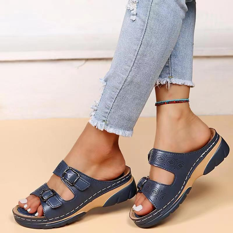 Casual wide fit orthopedic sandals for women, offering arch support & comfort for everyday style.