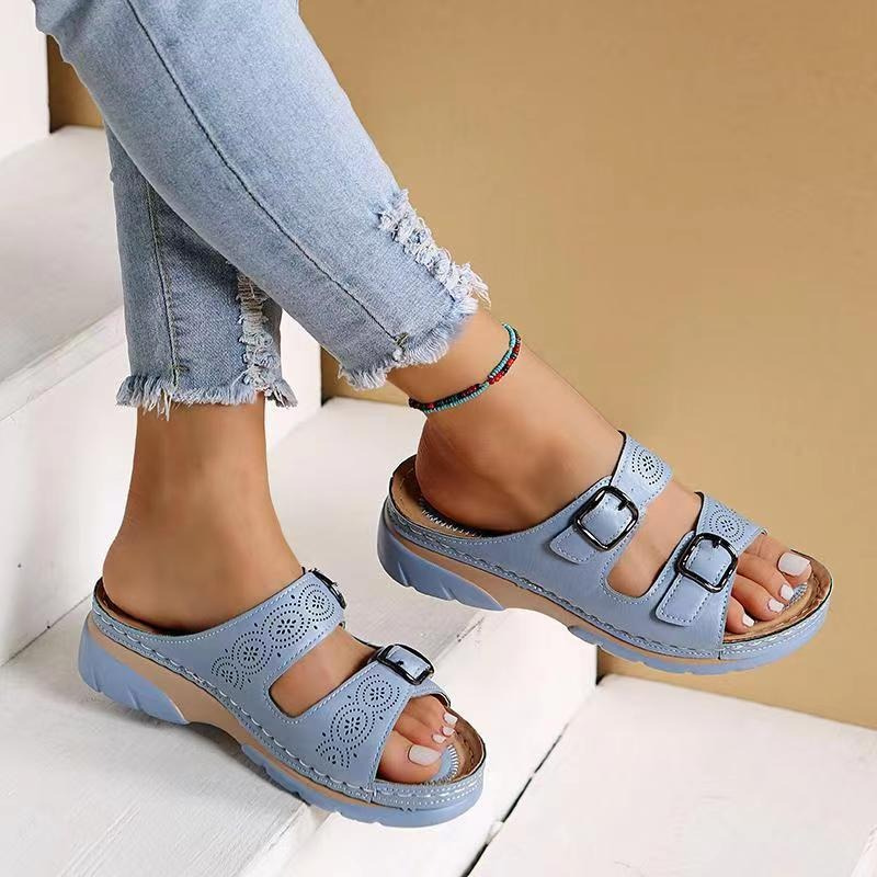 Summer essential women's wide fit orthopedic sandals, providing arch support & all-day comfort.