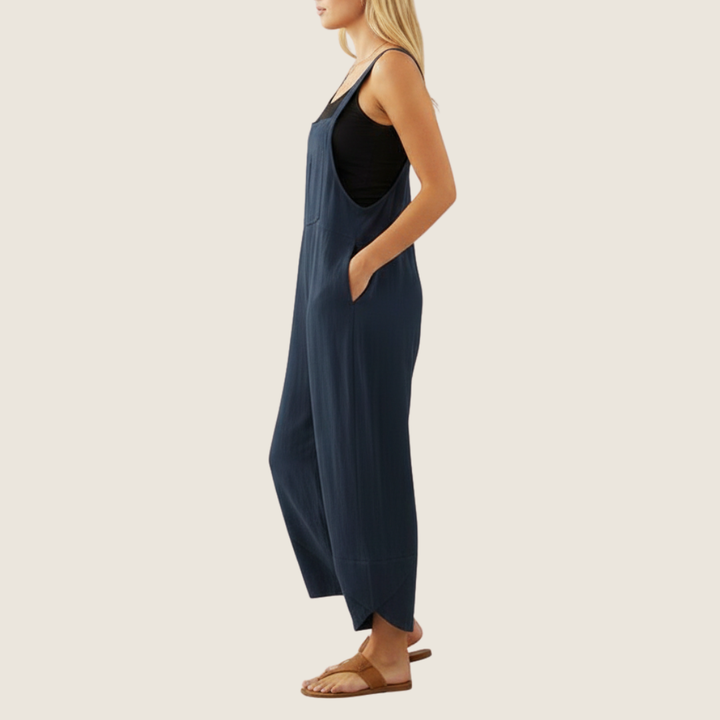 Comfortable women's wide leg jumpsuit overalls, versatile for effortless everyday fashion. Spring/summer ready.