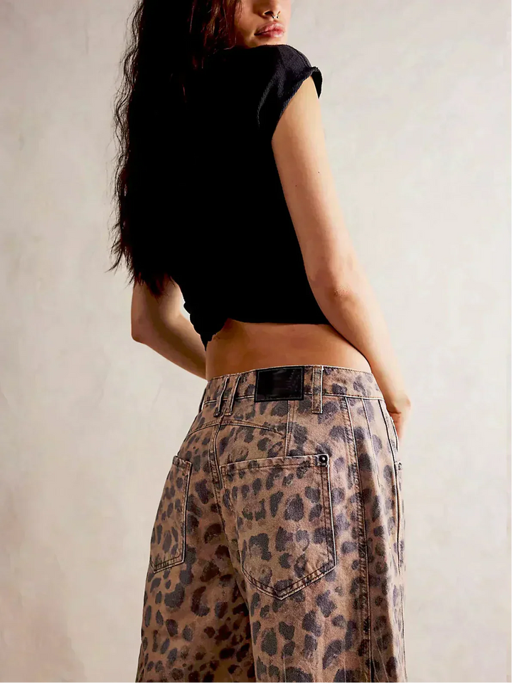 Premium women's wide leg high waisted denim jeans, combining style, comfort, and trend.